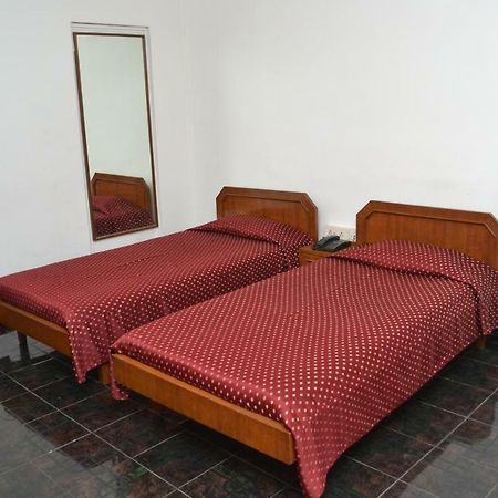 The Cottage Мумбаи Экстерьер фото